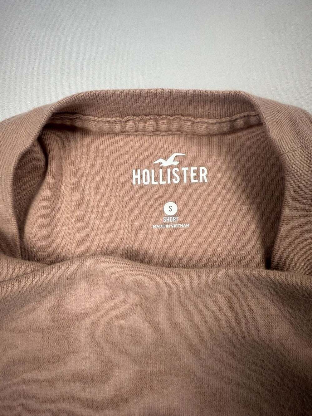 Hollister Crop Top Bundle | 3 Women’s Size Small Tops | Short Fit | Casual Basic - Picture 10 of 10